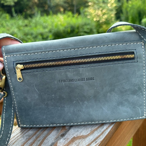 Portland Leather Envelope Convertible Crossbody Bag - Picture 2 of 5